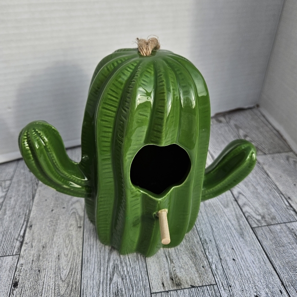 Green Cactus Birdhouse BRAND NEW Bird Feeder - Picture 3 of 13